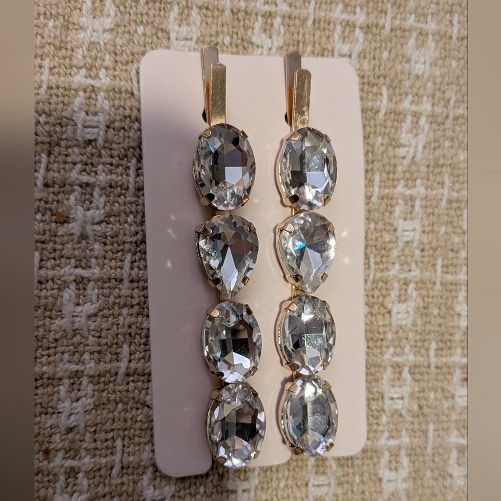 🌿 Crystal Teardrop and Oval Hair Pins - Clear Rhinestone Accent - Picture 5 of 6